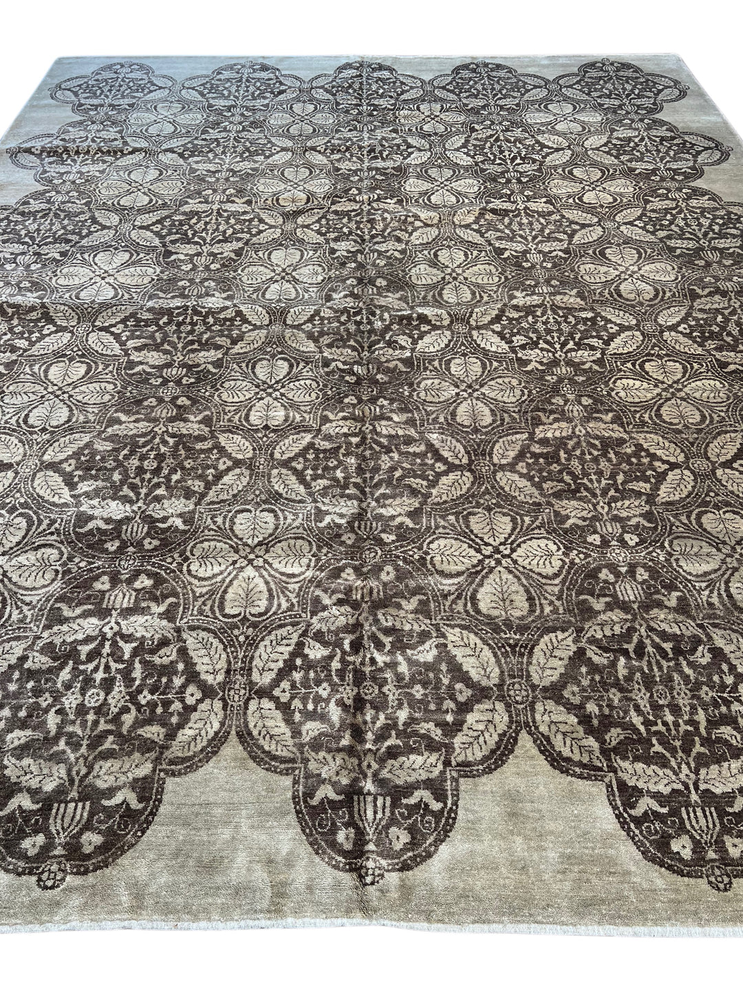 Noir Fleur – Charcoal &amp; Ivory Grey Floral Geometric Style Rug | 11’9” × 15’1”
