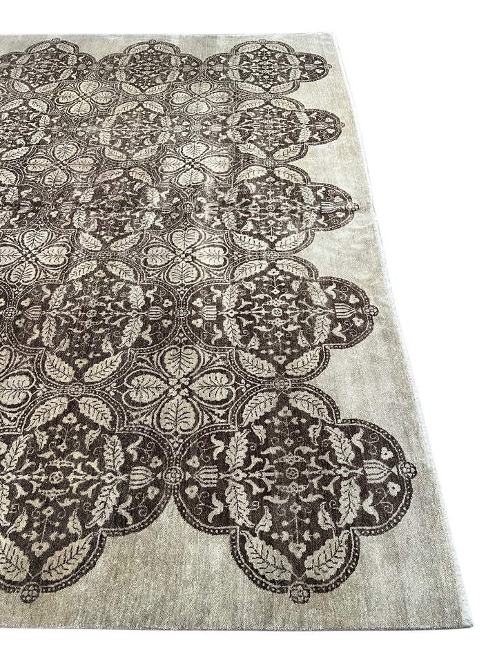 Noir Fleur – Charcoal &amp; Ivory Grey Floral Geometric Style Rug | 11’9” × 15’1”