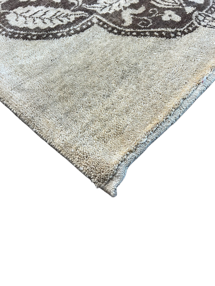 Noir Fleur – Charcoal &amp; Ivory Grey Floral Geometric Style Rug | 11’9” × 15’1”