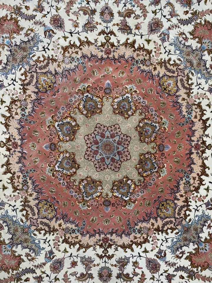 Imperial Rose – Vintage Persian Tabriz Round Rug, Circa 1970 | 15’10” × 16’3”