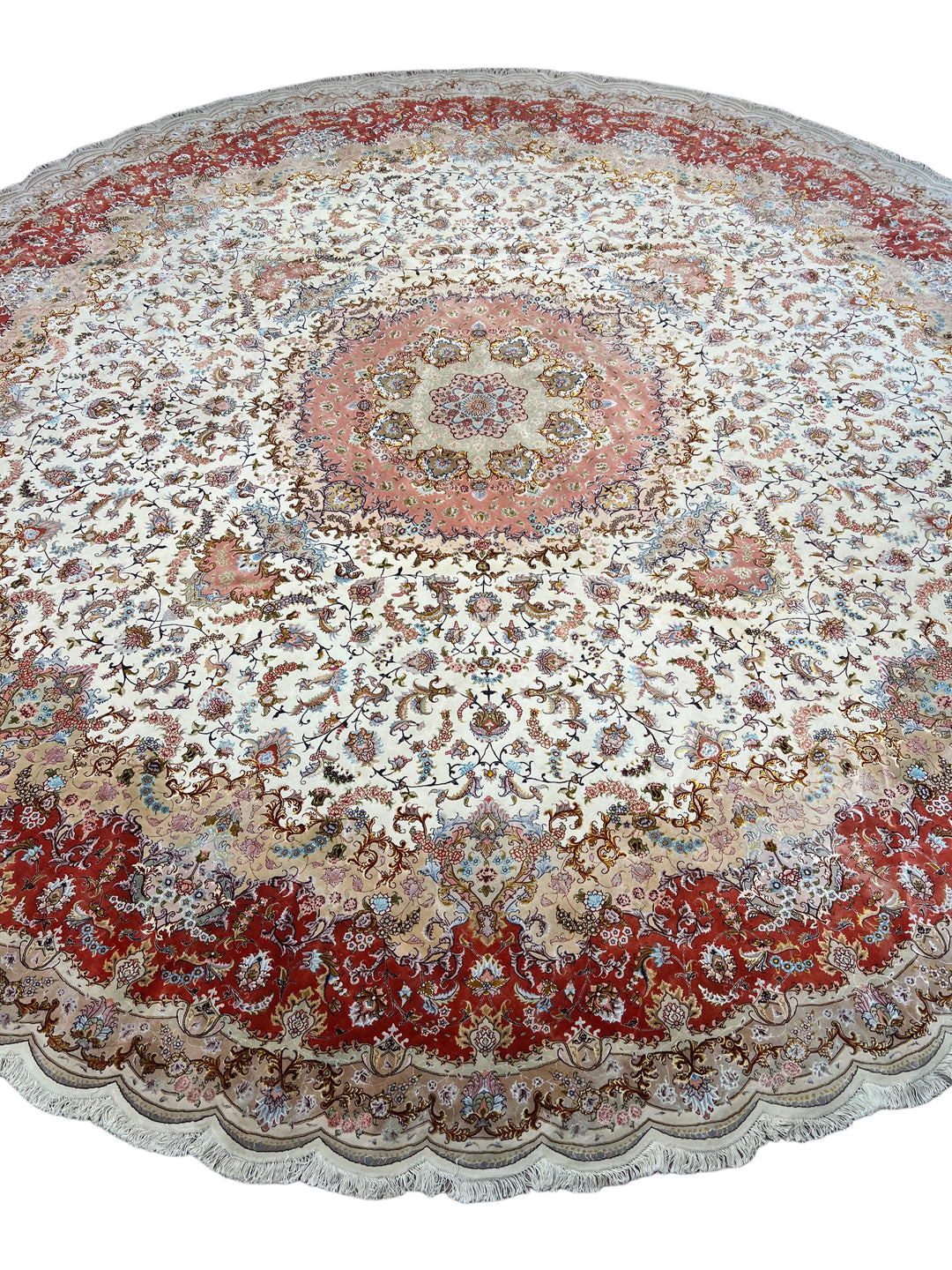 Imperial Rose – Vintage Persian Tabriz Round Rug, Circa 1970 | 15’10” × 16’3”