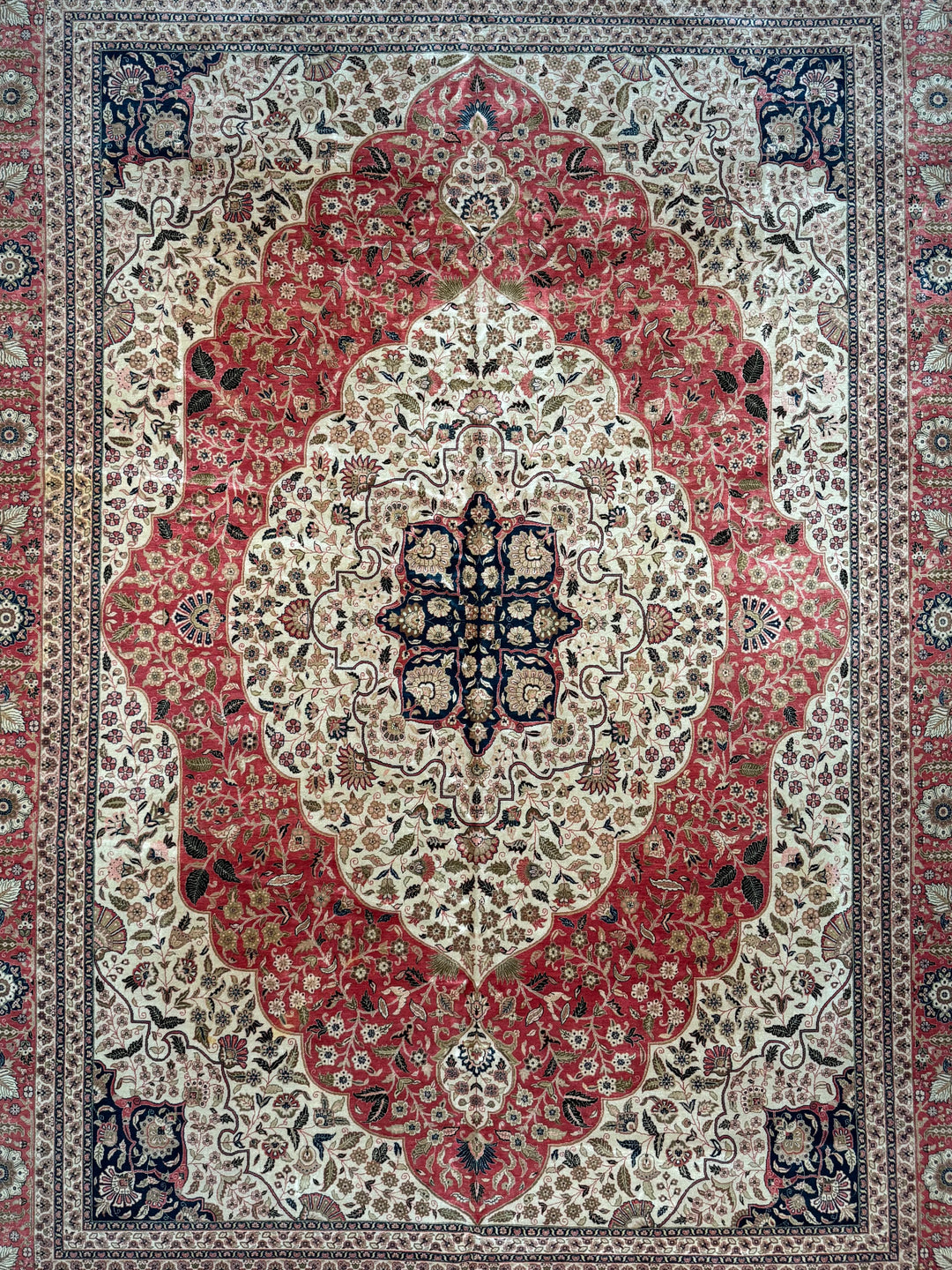 Rosavelle – Rose Red &amp; Ivory Traditional Floral Medallion Rug | 11’10” × 16’2”