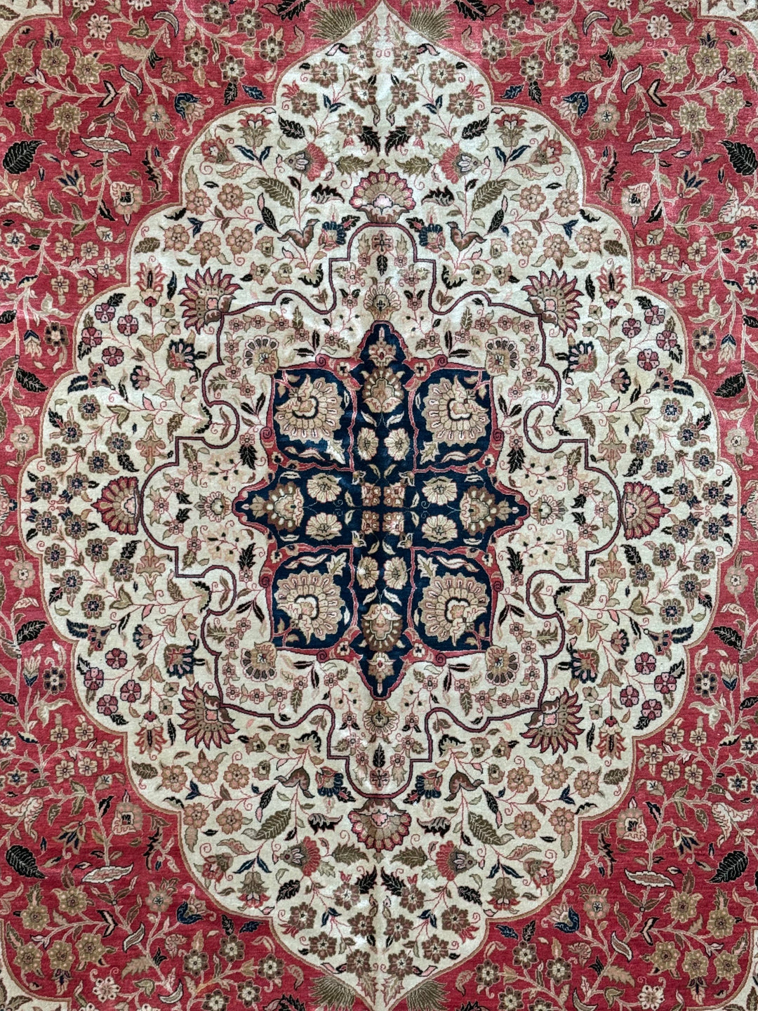 Rosavelle – Rose Red &amp; Ivory Traditional Floral Medallion Rug | 11’10” × 16’2”