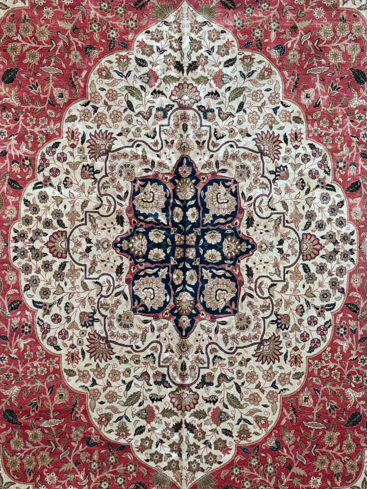 Rosavelle – Rose Red &amp; Ivory Traditional Floral Medallion Rug | 11’10” × 16’2”