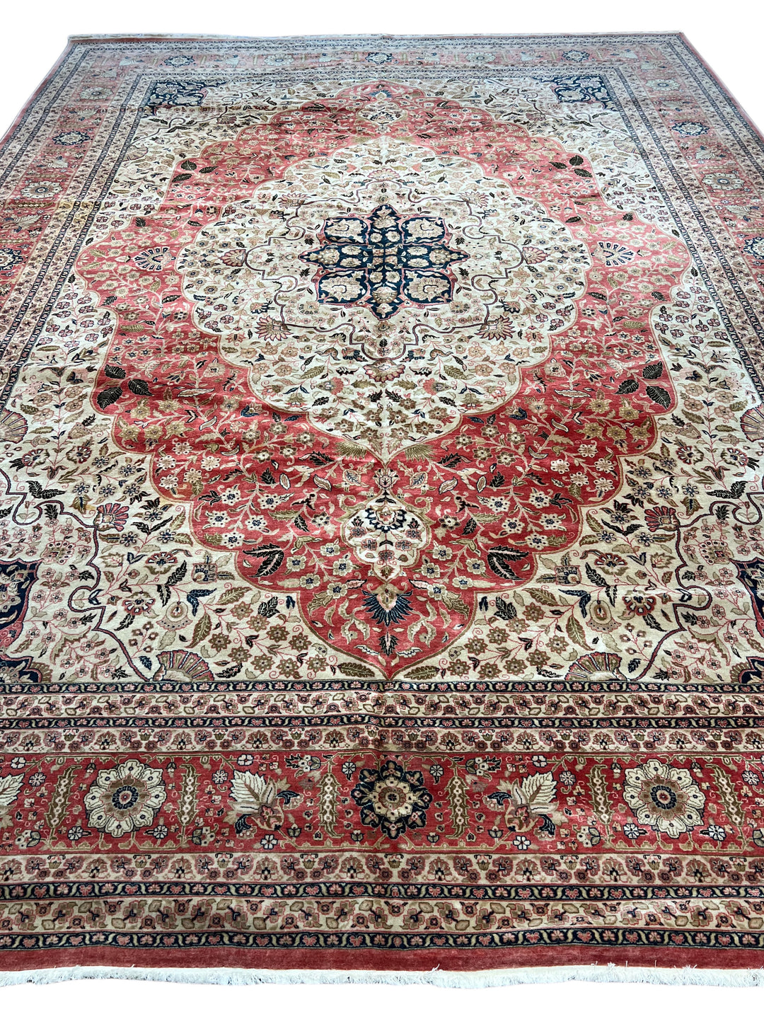 Rosavelle – Rose Red &amp; Ivory Traditional Floral Medallion Rug | 11’10” × 16’2”