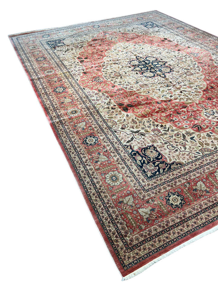 Rosavelle – Rose Red &amp; Ivory Traditional Floral Medallion Rug | 11’10” × 16’2”